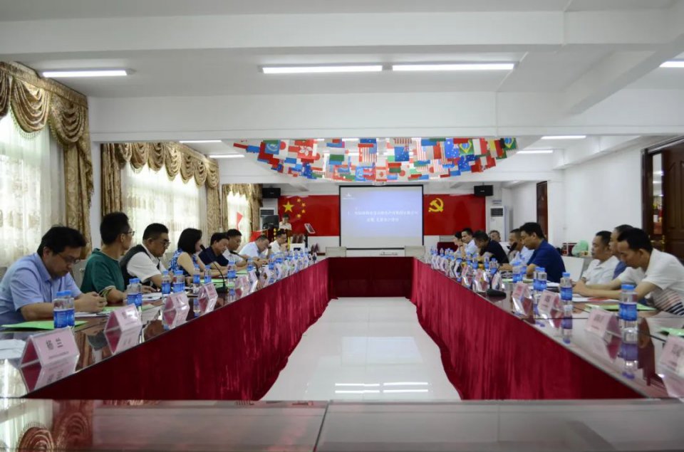 漢斯頓參加深圳凈水行業(yè)協(xié)會論壇 抓住機遇突破